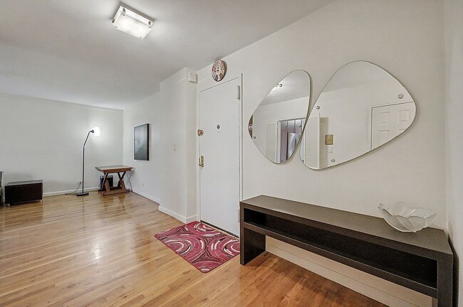 Building Photo - 1577 E 17th St