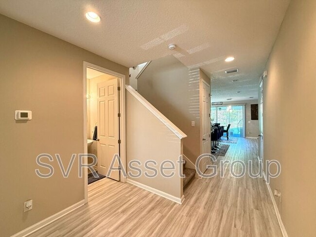 Building Photo - 1116 Persimmon Dr