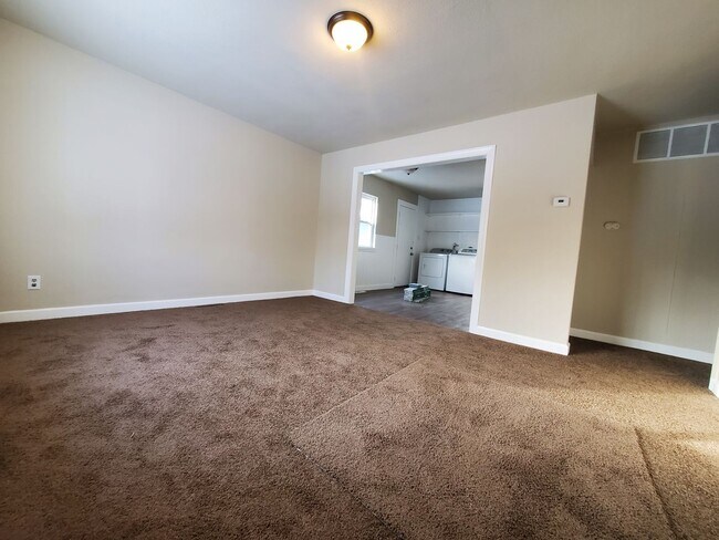Foto del edificio - 3 Bed 1 Bath Home!