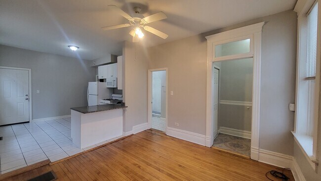 Foto del edificio - 1025 W Cullerton St