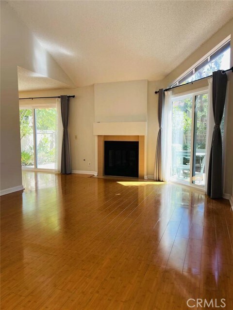 Building Photo - 267 Stanford Ct