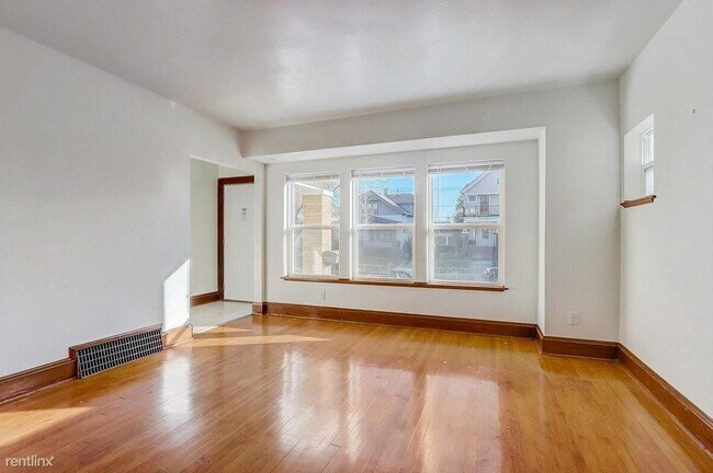 Building Photo - 3 br, 1 bath Duplex - 1417 South 56th Stre...