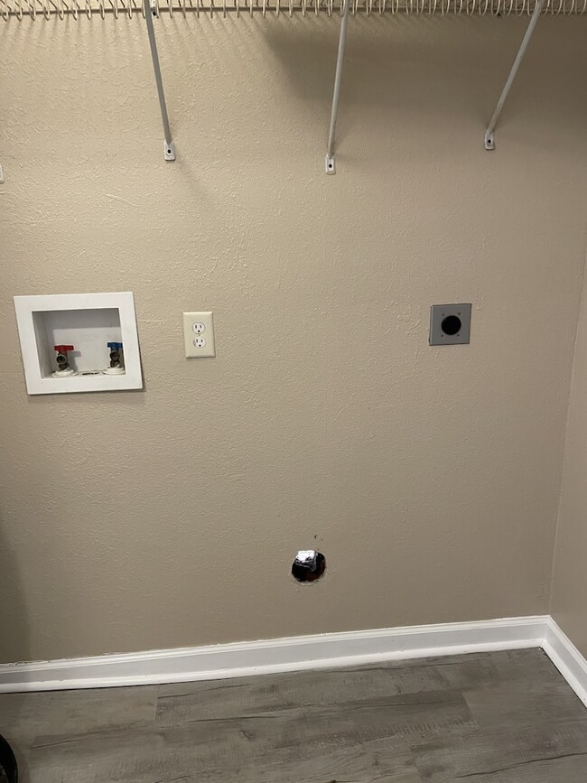 Building Photo - 506 Broad St