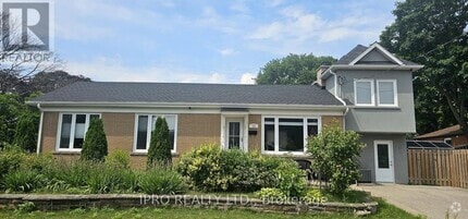 Building Photo - 12 Rollins Pl