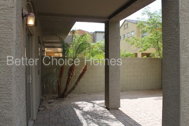 Foto del edificio - 2402 E 5th St