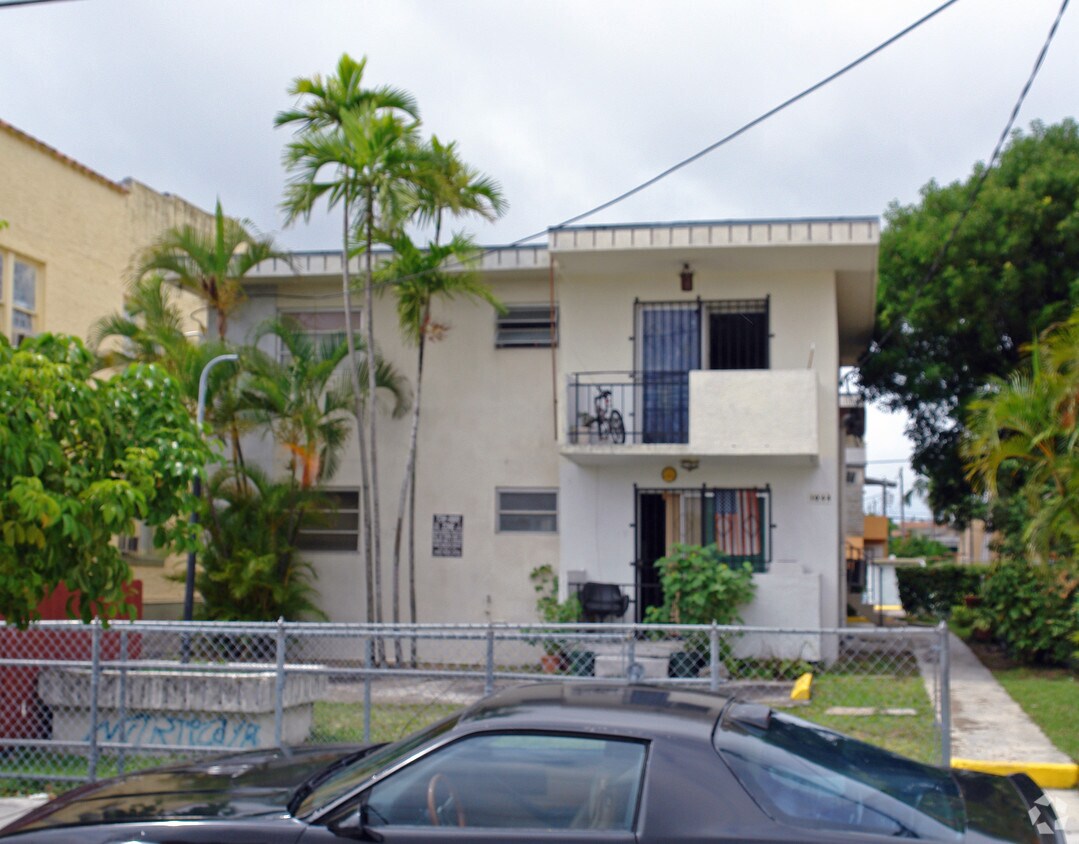 Primary Photo - 1044 SW 5th St