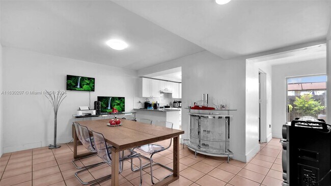 Building Photo - 7125 SW 111th Pl