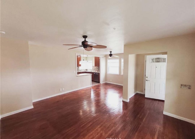 Foto del edificio - 6129 Myrtle Avenue