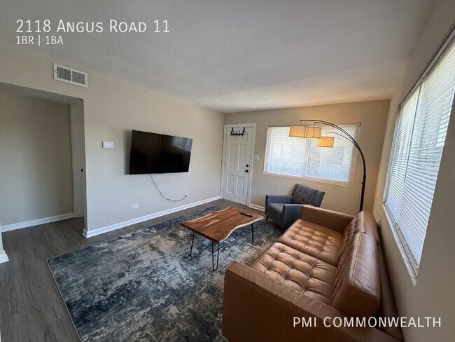 Building Photo - 2118 Angus Rd