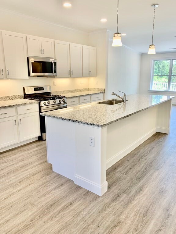 7 E Dexter Ave Unit 40, Woburn, MA 01801 Condo for Rent in Woburn, MA