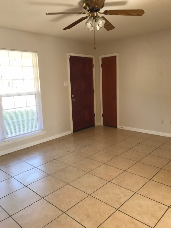 Photo - 16313 Lamont Rd House