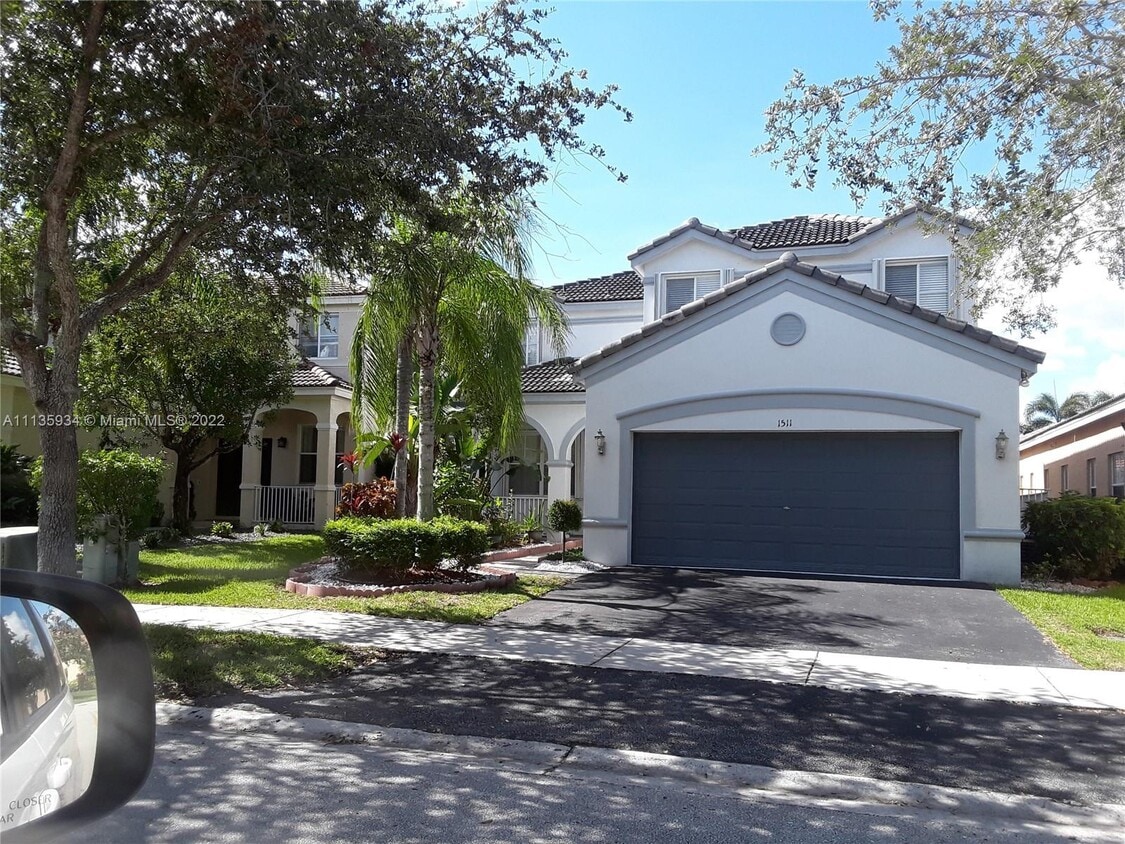 Foto principal - 1511 Maple Dr