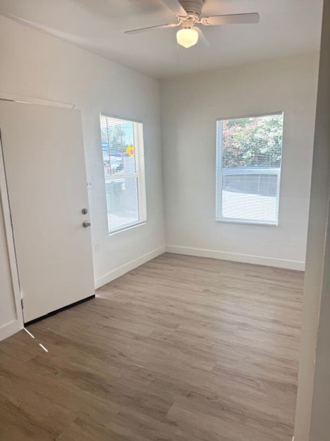 Building Photo - Unique Tri plex