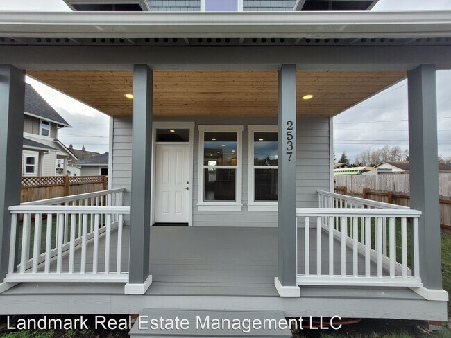 Foto del edificio - 2 br, 3 bath House - 2537 Xenia Street