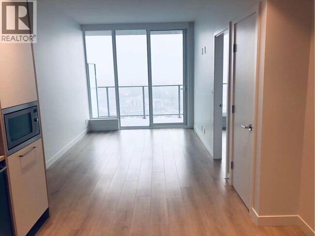 Photo du bâtiment - 567 Clarke Rd