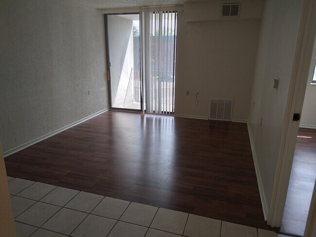 Building Photo - 1750 N Marywood Ave