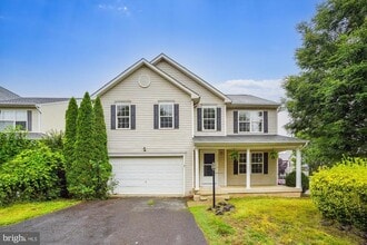 Building Photo - 2024 Chestnut Dr.