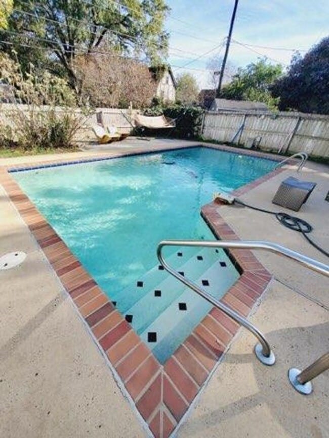 Photo - Beautiful Spacious 4 BD Home and 1 BD Back House with Pool!! Right Across Rhodes College, Perfect...