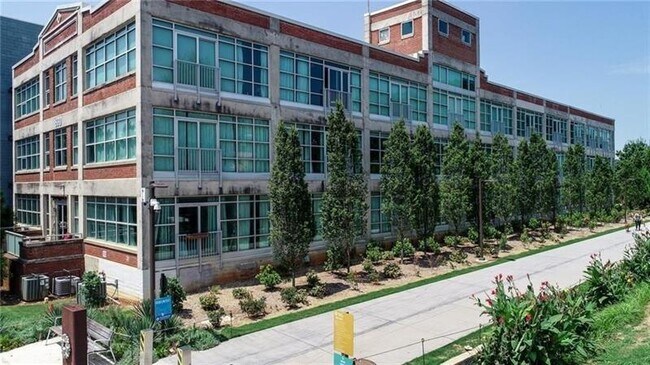Foto del edificio - 890 Memorial Dr SE