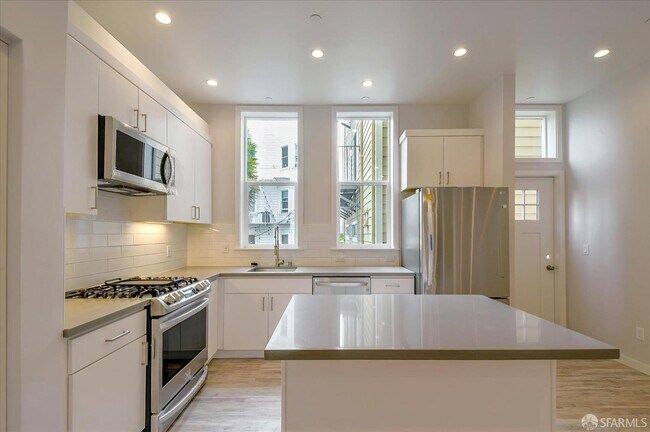 Building Photo - 41 Rosemont Pl