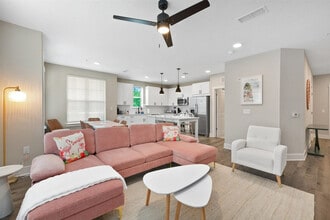 Building Photo - 11830 Buckfield Cir