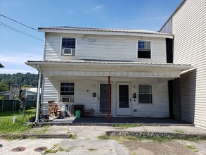 Building Photo - 413 Springdale St