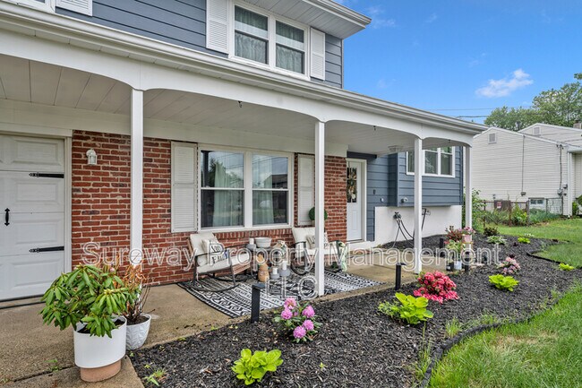 Foto del edificio - 46 Evergreen Ln