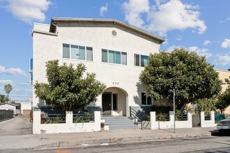 222 S Ave 18