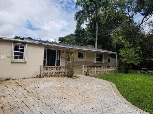 Building Photo - 1301 N 64th Ave