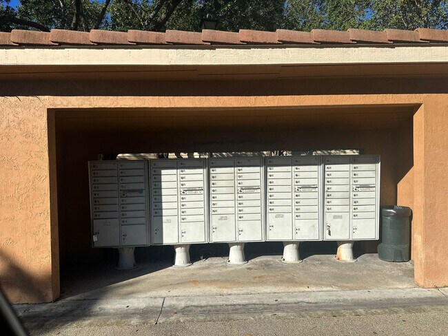 Building Photo - 2121 NW 99th Way