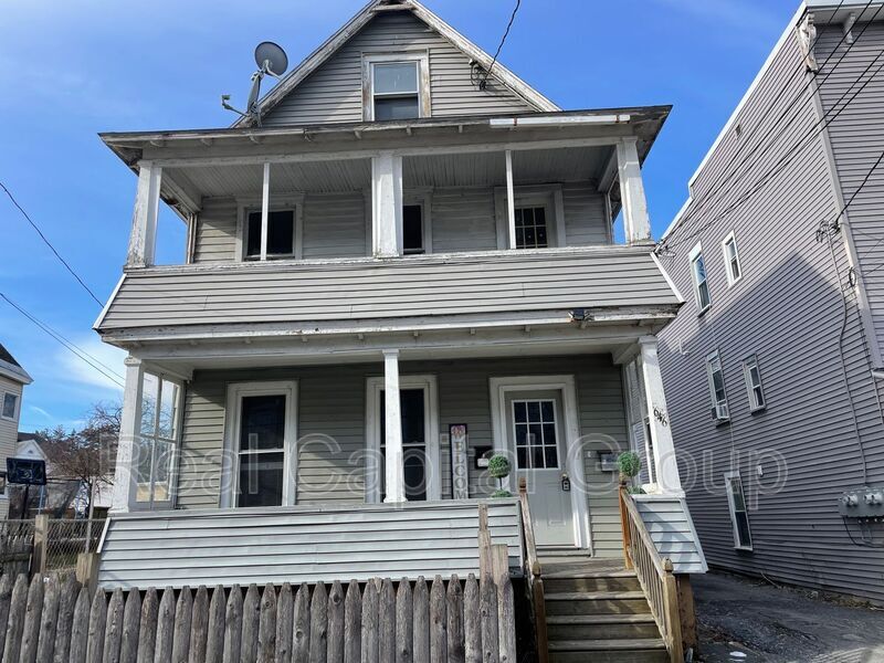 646 Lansing St Unit 2nd floor, Schenectady, NY 12303 Condo for Rent