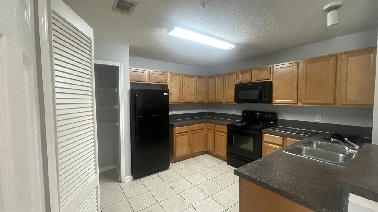 Primary Photo - 3670 Kirkpatrick Cir