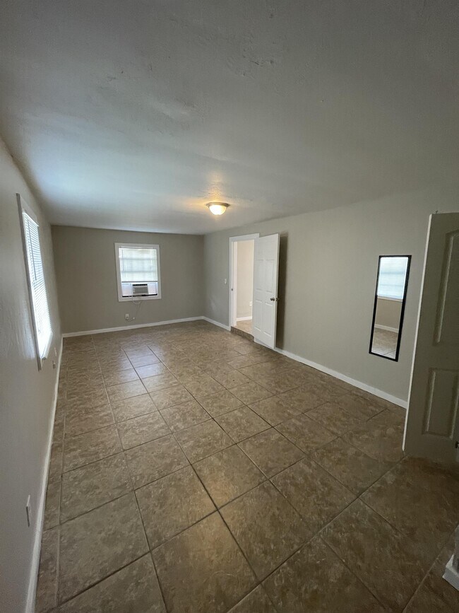 Foto del edificio - 1631 Palmetto Ave