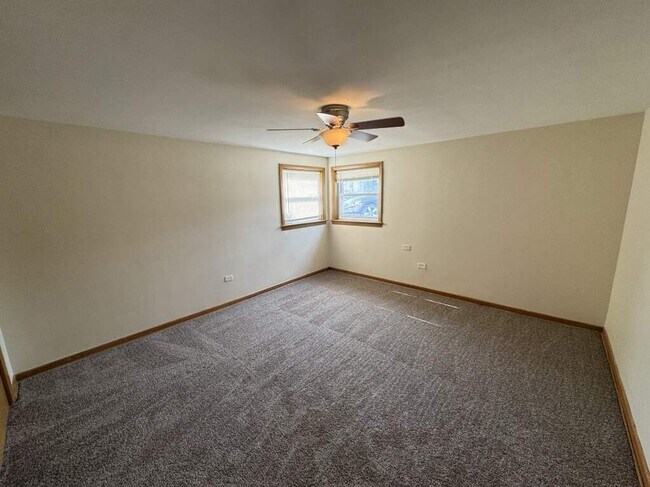 Foto del edificio - 4752 N Menard Ave
