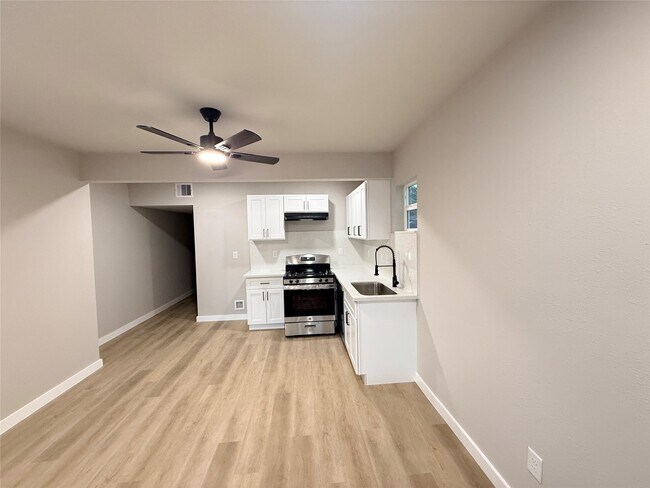 Foto del edificio - 5238 Pease St