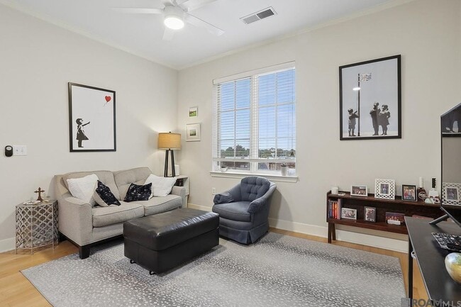 Foto del edificio - 7707 Bluebonnet Blvd