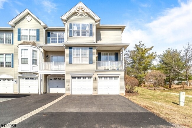 Building Photo - 20 Chesterfield Ct