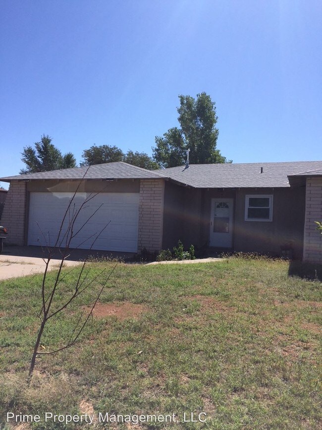 Building Photo - 3 br, 2 bath House - 1901 Arcineiga Dr