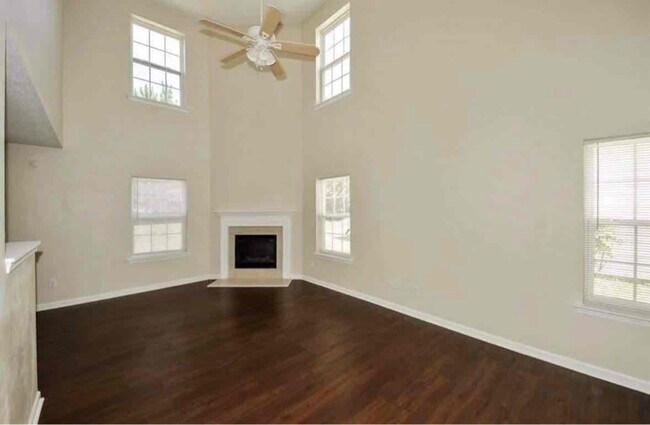 Foto del edificio - 3455 Carriage Chase Rd
