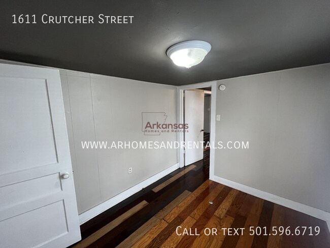Foto del edificio - 1611 Crutcher St