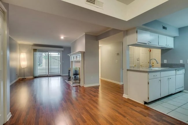 Foto del edificio - 262 Hillsboro Pl