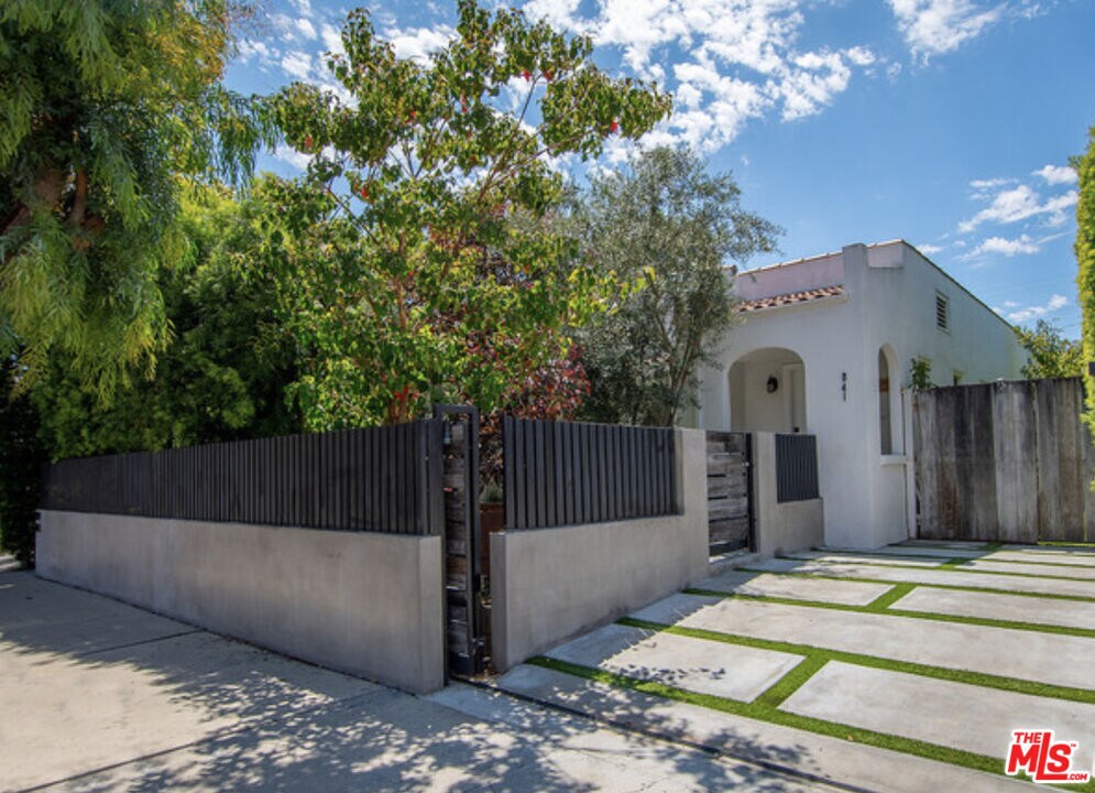 Foto principal - 839 N Mansfield Ave