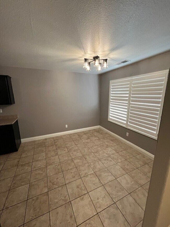 Foto del edificio - 402 N Amador St