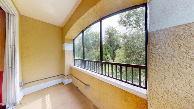 Foto del edificio - 1300 Riverplace Blvd