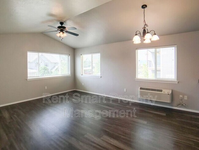 Building Photo - 4947 Potter Park Loop 201