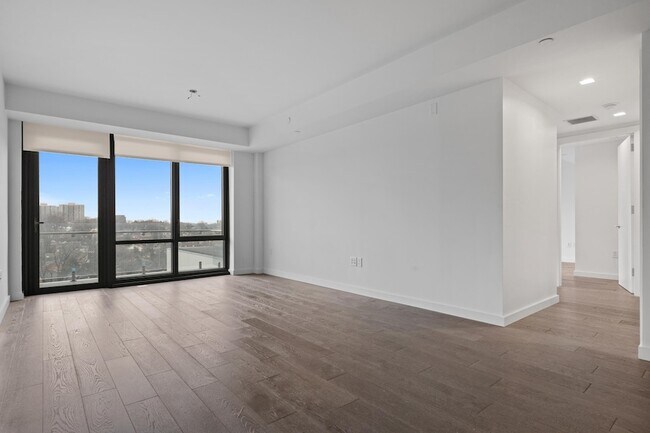 Building Photo - 320 ADOLPHUS Ave