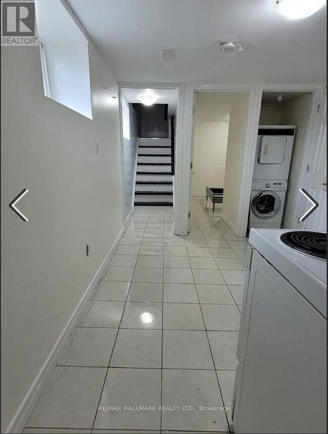 Photo du bâtiment - 702 Bathurst St