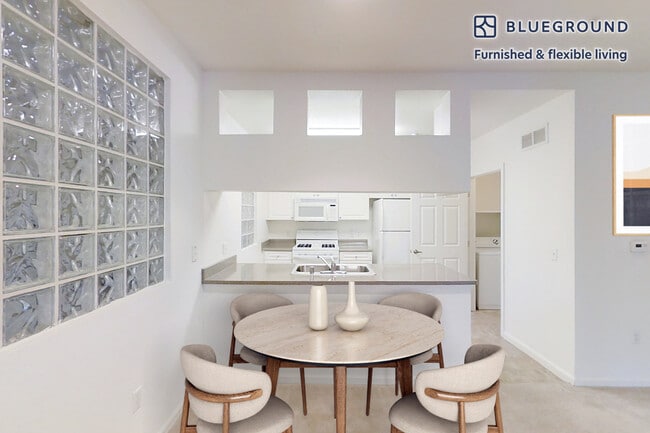 Foto del edificio - 3200 Rubino Dr