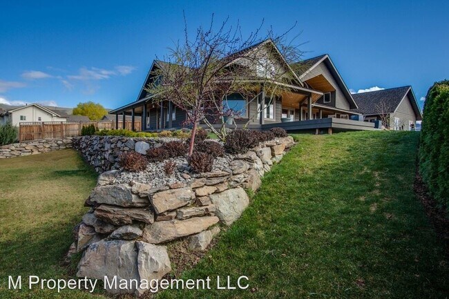 Building Photo - 3 br, 3 bath House - 542 Laurie Dr.