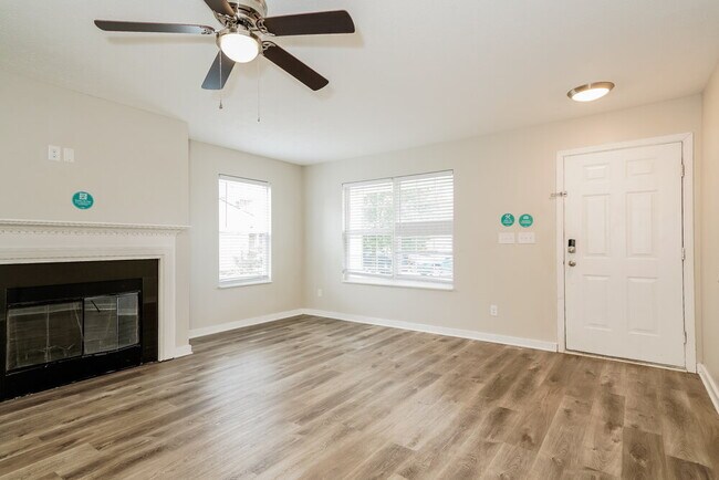Foto del edificio - 524 Grassy Bend Dr